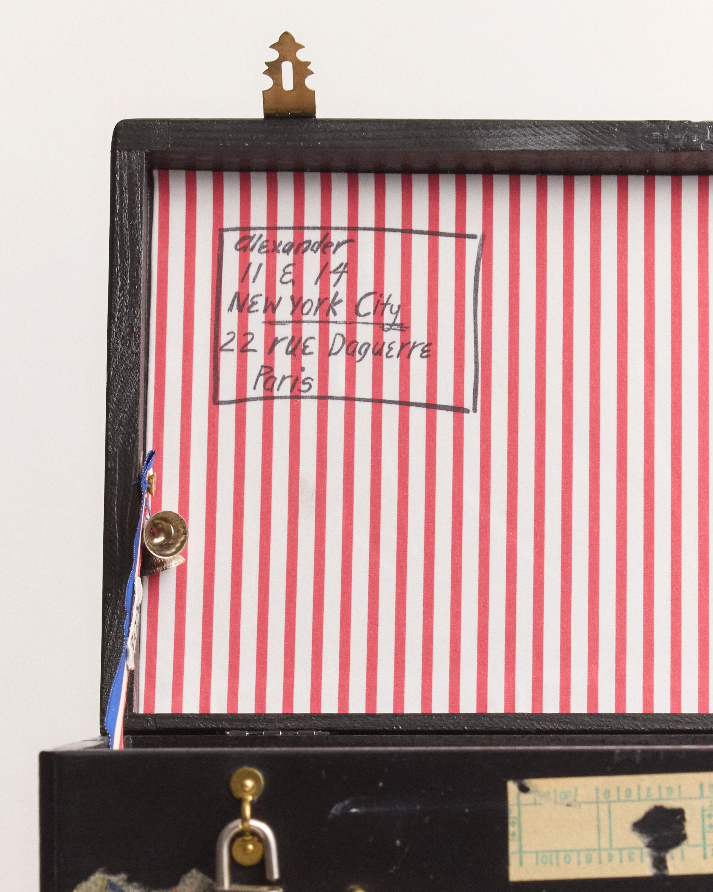 Calder Suitcase Box - Image 3