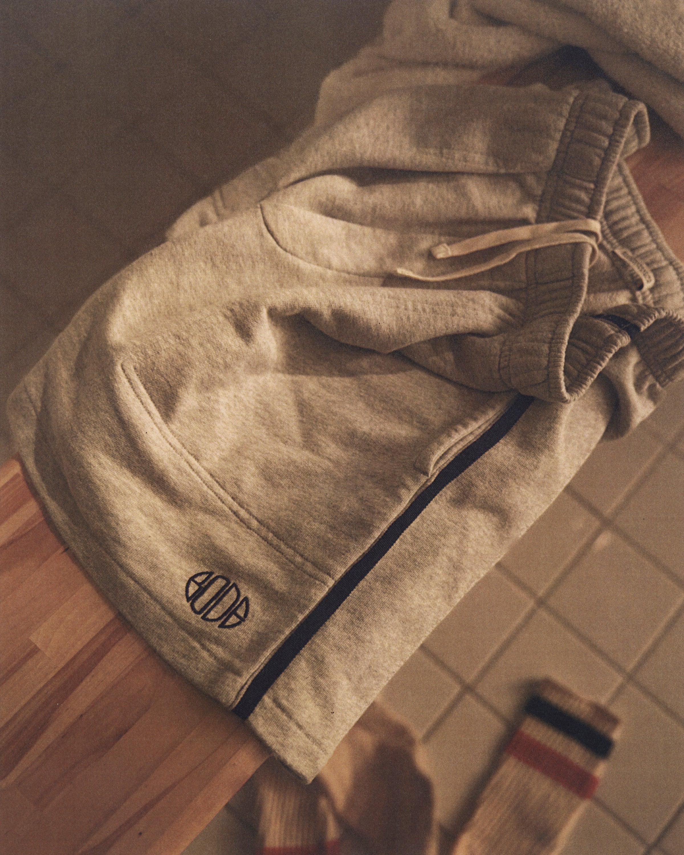 Crew Sweatshorts - Heathered Grey - Image 4