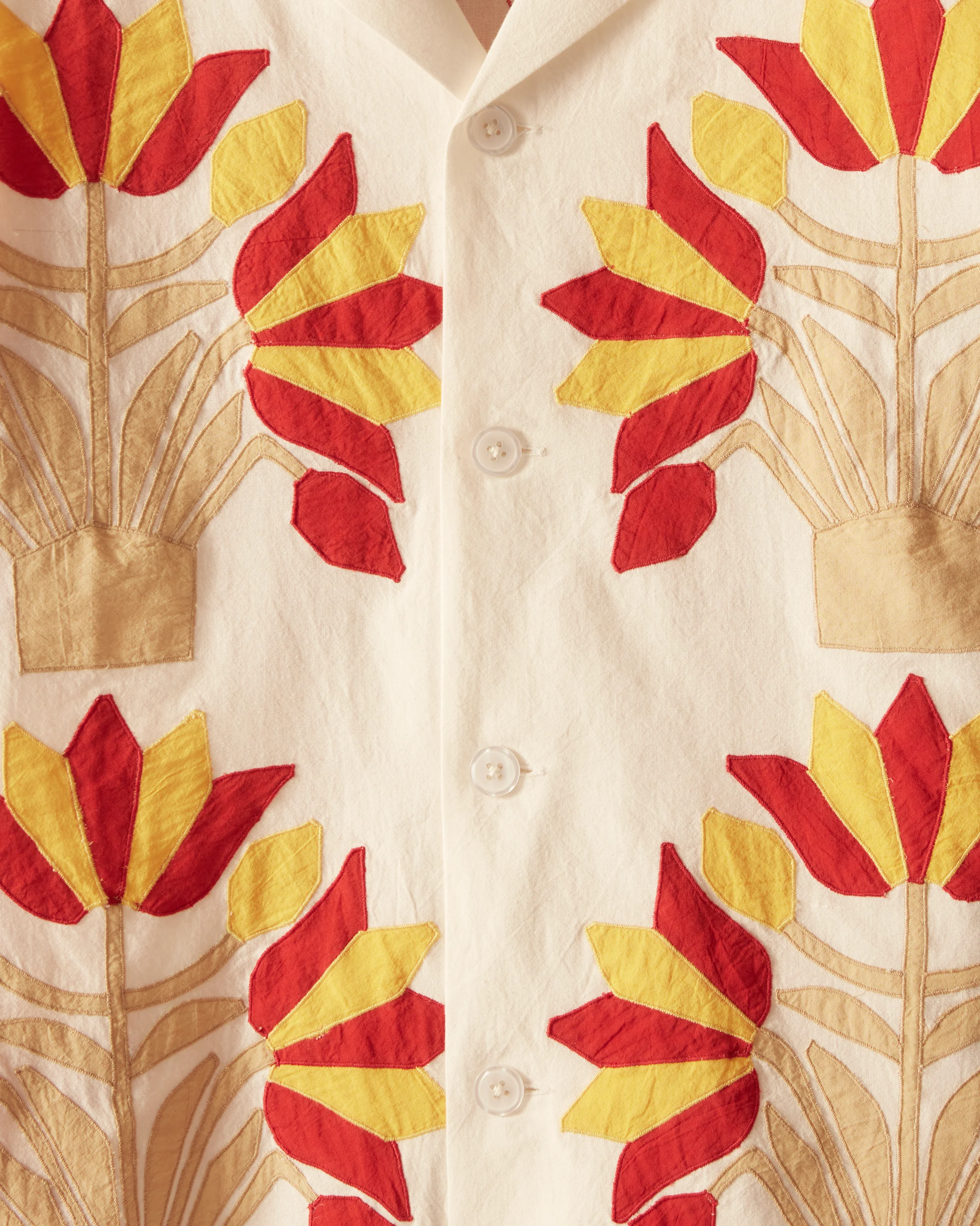 Foliage Appliqué Short Sleeve Shirt
