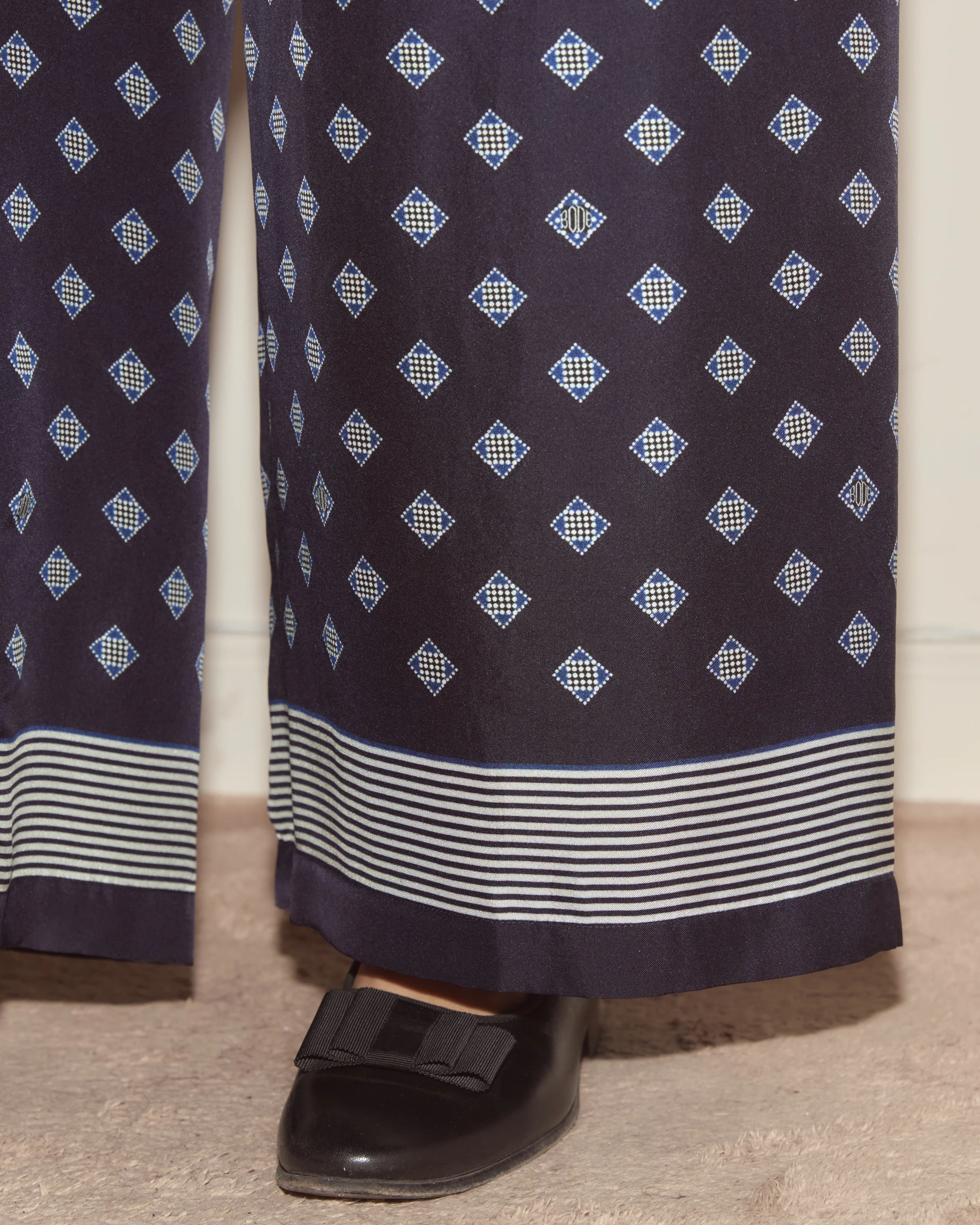 Foyer Diamond Pants - Image 3